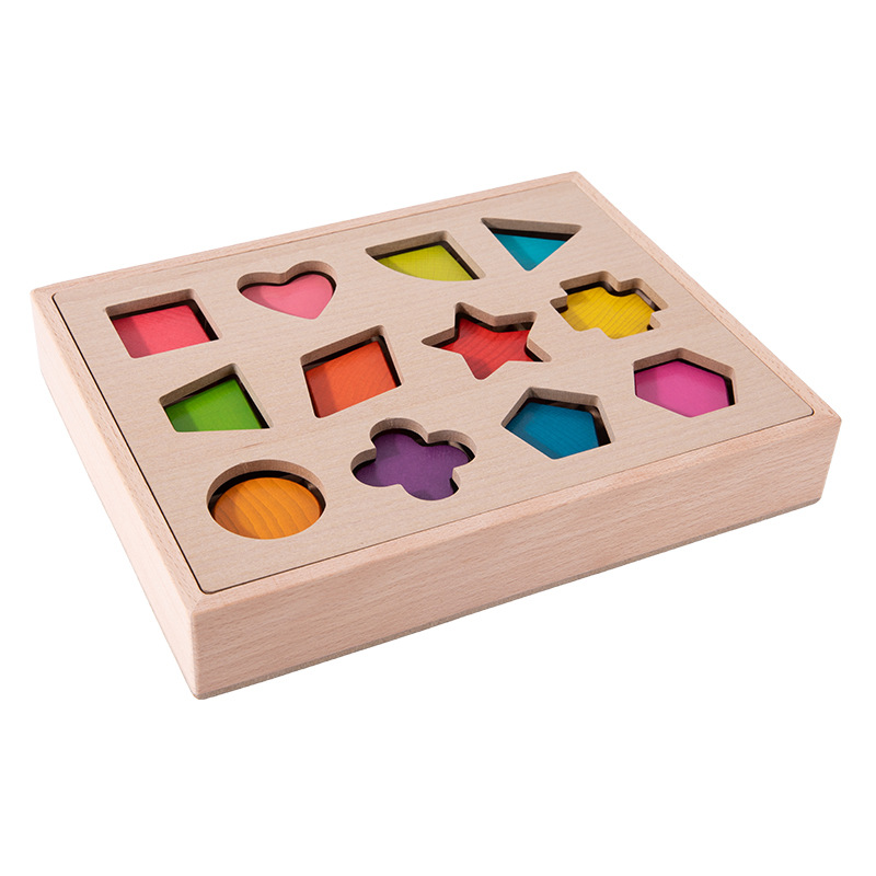 Sélection de jeux Montessori pour bébé de 1 an